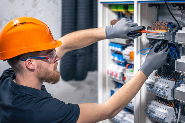 Best Commercial Electrician Services  in Oakdale, NY
